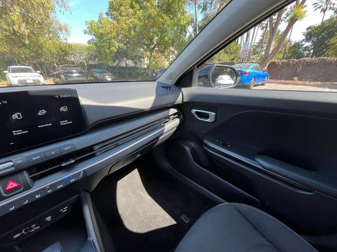 Used 2026 Kia K4 FWD image 34