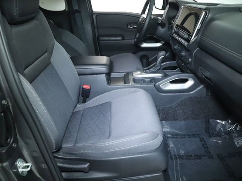 Certified 2025 Nissan Frontier SV image 35