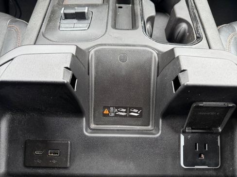 Used 2024 GMC Sierra 2500 AT4 image 21