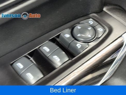 Used 2019 Chevrolet Silverado 1500 LTZ w/ LTZ Plus Package AWD/4WD image 17