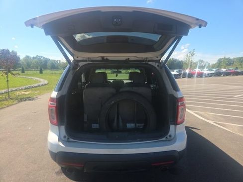 Used 2012 Ford Explorer XLT FWD image 8