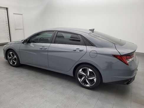 Used 2022 Hyundai Elantra Limited w/ Cargo Package FWD image 3