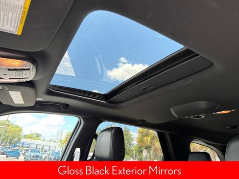 Used 2024 Dodge Durango GT RWD image 34