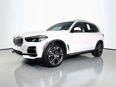Certified 2023 BMW X5 sDrive40i w/ Parking Assistance Package image 3