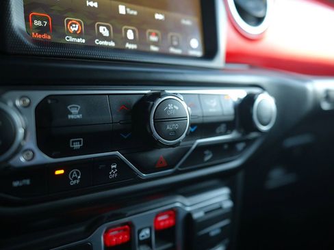 Used 2020 Jeep Wrangler Unlimited Rubicon image 26