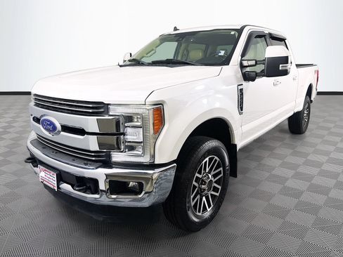 Used 2019 Ford F250 Lariat w/ Lariat Ultimate Package AWD/4WD image 3