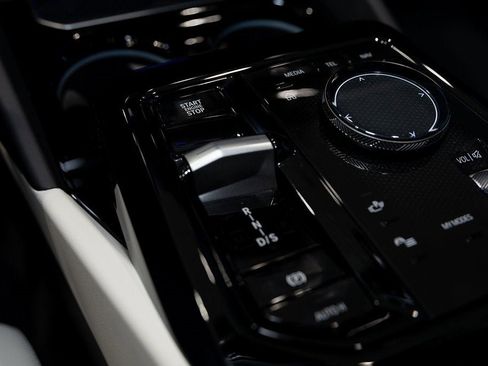 New 2025 BMW 530i xDrive 530i xDrive image 24