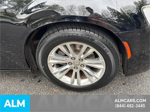 Used 2021 Chrysler 300 Touring L image 15