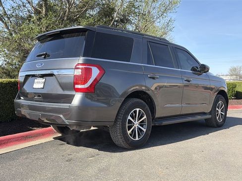 Used 2021 Ford Expedition XL image 2