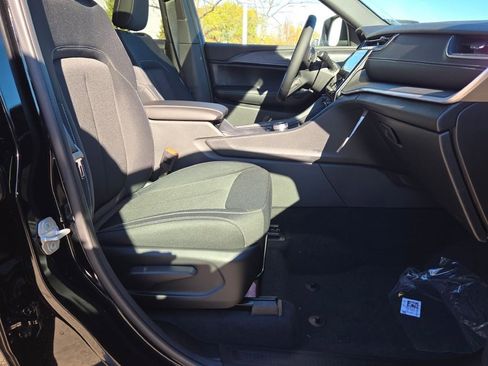 New 2025 Jeep Grand Cherokee Laredo X image 7