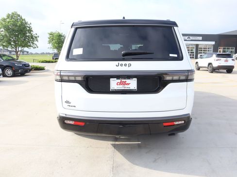 New 2026 Jeep Grand Wagoneer 4WD image 24