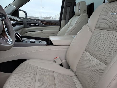 Certified 2022 Cadillac Escalade Premium Luxury Platinum image 24