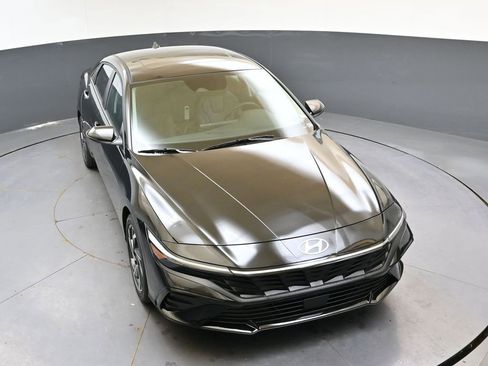 New 2026 Hyundai Elantra Limited FWD image 43