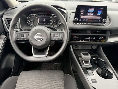 Used 2024 Nissan Rogue SV FWD image 25