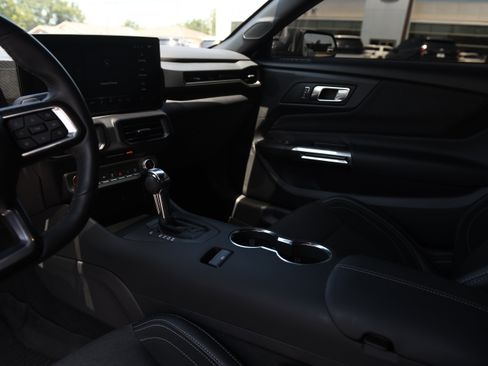 Used 2025 Ford Mustang GT RWD image 17