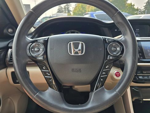 Used 2017 Honda Accord EX-L image 24