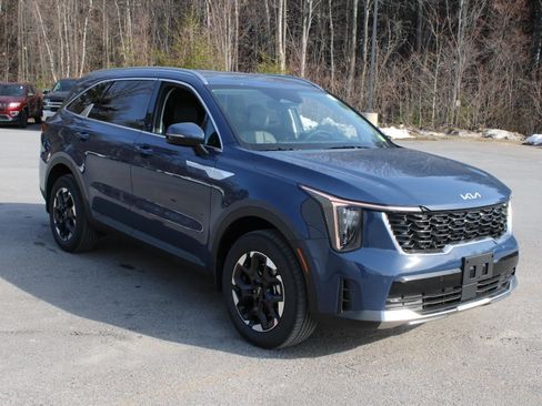 New 2026 Kia Sorento S AWD/4WD image 3