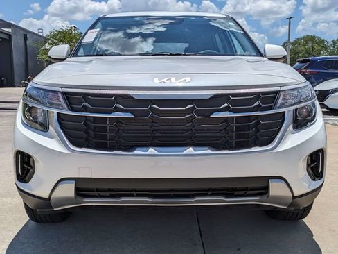 Used 2026 Kia Seltos LX FWD image 3