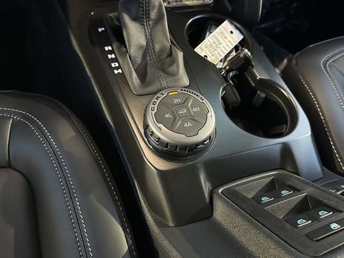 New 2025 Ford Bronco Outer Banks w/ Sasquatch Package image 49