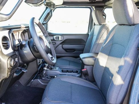 New 2026 Jeep Gladiator Sport image 18