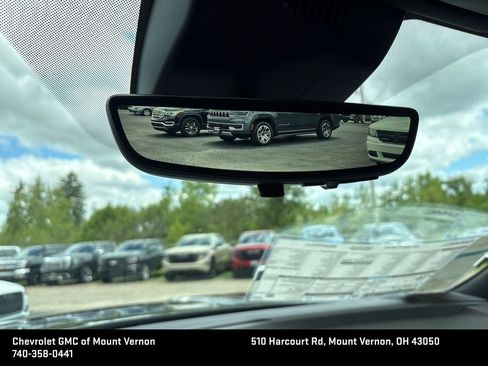 New 2026 GMC Yukon XL AT4 w/ AT4 Premium Plus Package AWD/4WD image 39