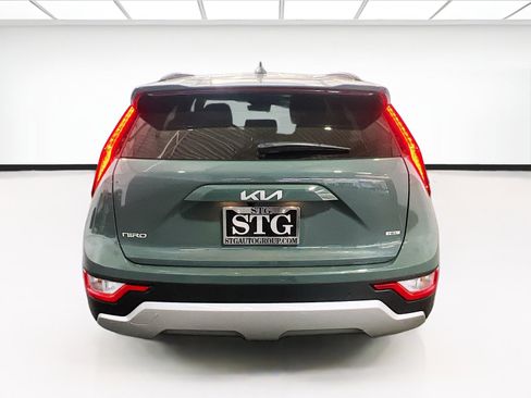 Used 2025 Kia Niro EX FWD image 5