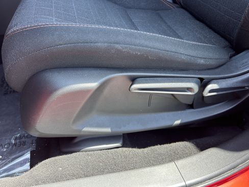 Certified 2025 Honda HR-V Sport image 15