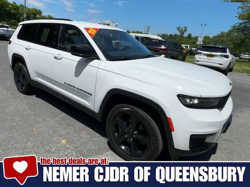 Used 2023 Jeep Grand Cherokee L Laredo AWD/4WD image 2