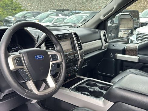 Used 2019 Ford F250 Lariat w/ Lariat Ultimate Package image 16