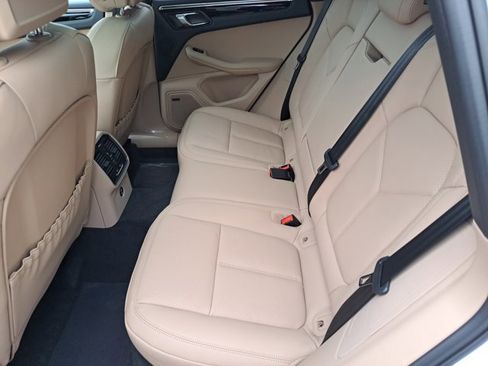 New 2026 Porsche Macan image 19