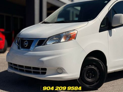 Used 2014 Nissan NV200 SV w/ Exterior Appearance Package FWD image 2