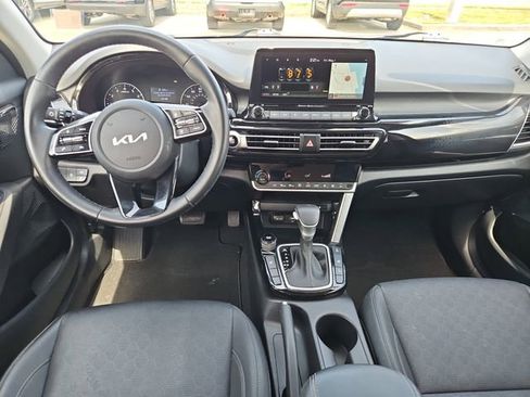 Used 2022 Kia Seltos EX AWD/4WD image 7