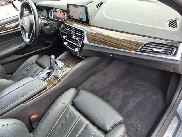 Used 2019 BMW 530e w/ Convenience Package RWD image 21