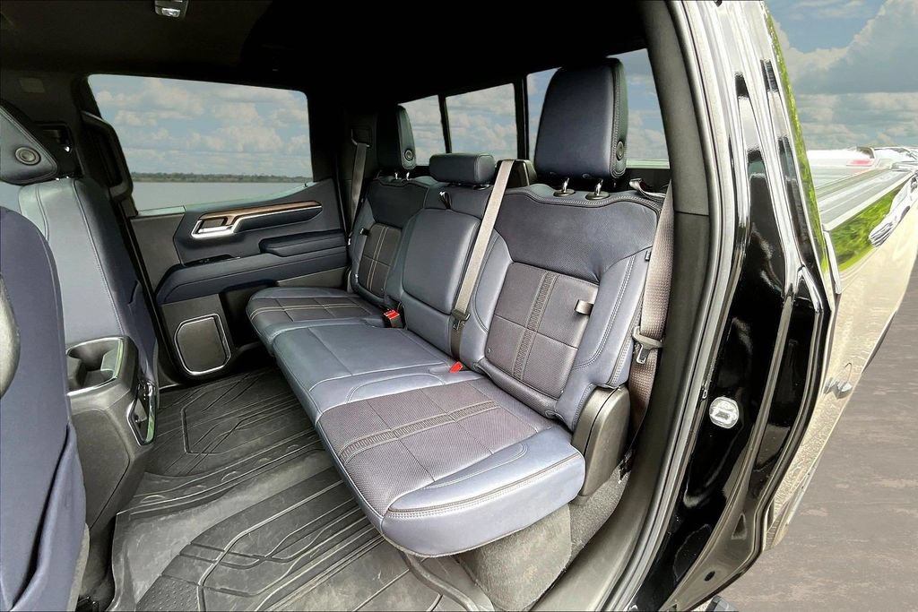 Used 2023 Chevrolet Silverado 1500 High Country AWD/4WD image 25