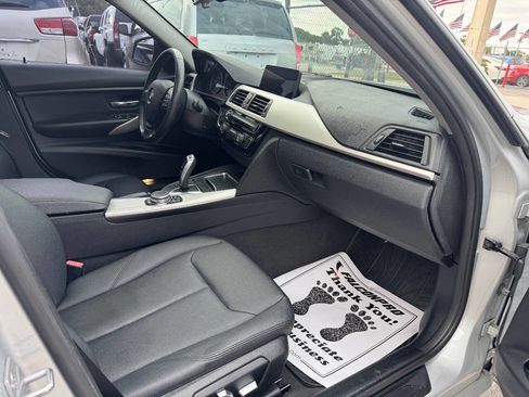Used 2016 BMW 320i Sedan image 19