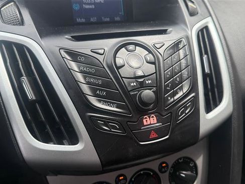 Used 2012 Ford Focus SE FWD image 31