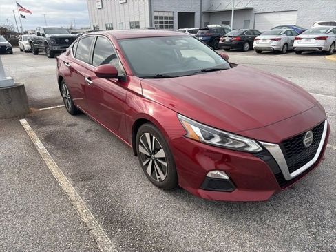 Used 2022 Nissan Altima 2.5 SV image 2