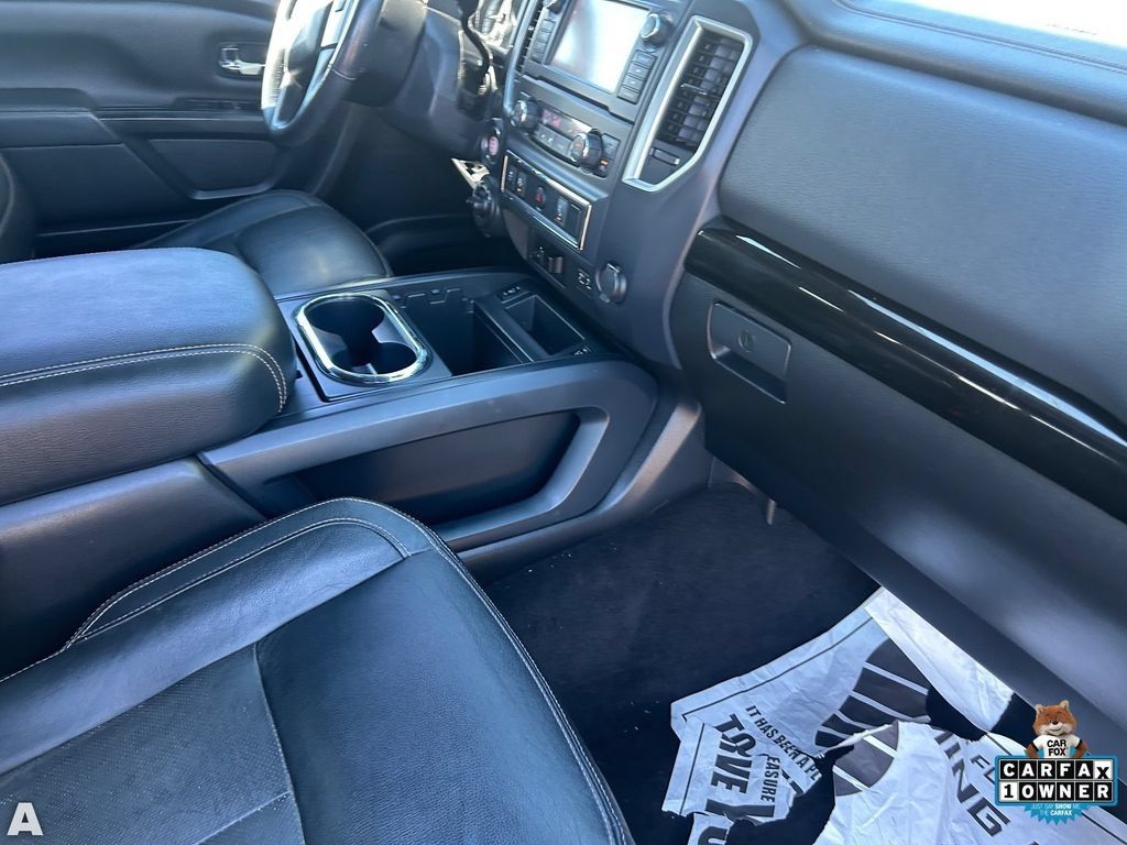 Used 2019 Nissan Titan SL w/ Midnight Edition AWD/4WD image 13