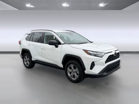 Used 2025 Toyota RAV4 LE AWD/4WD image 7