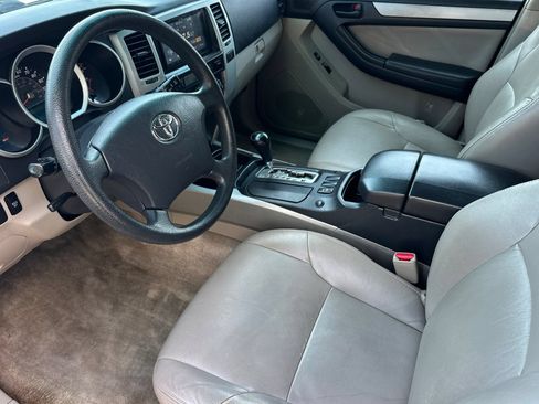 Used 2006 Toyota 4Runner SR5 AWD/4WD image 10