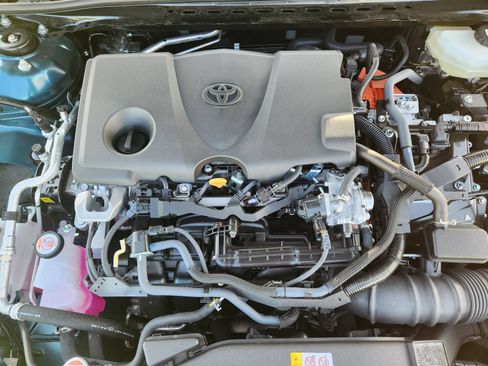 Used 2025 Toyota Camry LE w/ Convenience Package FWD image 34