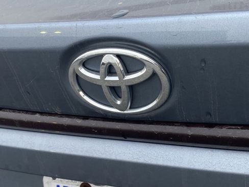 Used 2020 Toyota Corolla LE image 4