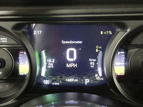 Used 2025 Jeep Wrangler Unlimited Sahara image 41