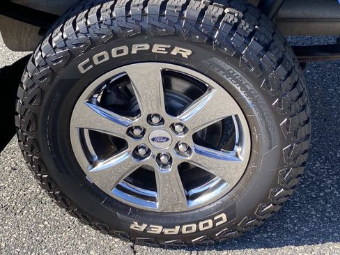 Used 2020 Ford F150 XLT w/ Equipment Group 302A Luxury AWD/4WD image 29