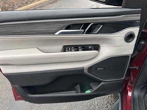 Used 2023 Jeep Wagoneer Series III w/ Preferred Equipment Group image 41