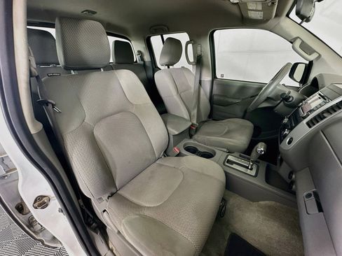 Used 2015 Nissan Frontier SV RWD image 27