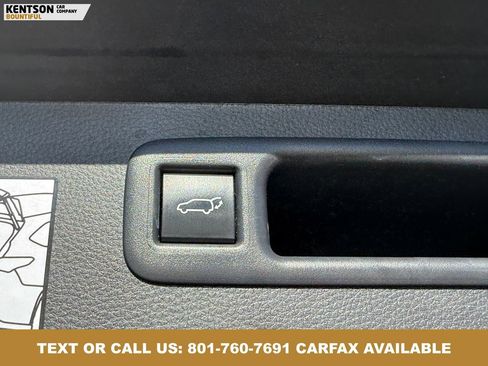 Used 2024 Toyota Highlander XLE AWD/4WD image 37