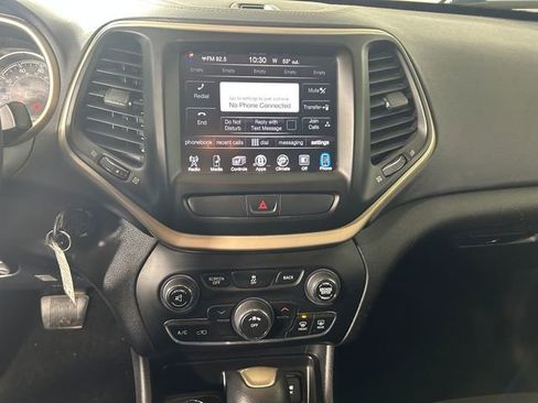 Used 2015 Jeep Cherokee Latitude w/ Cold Weather Group image 22