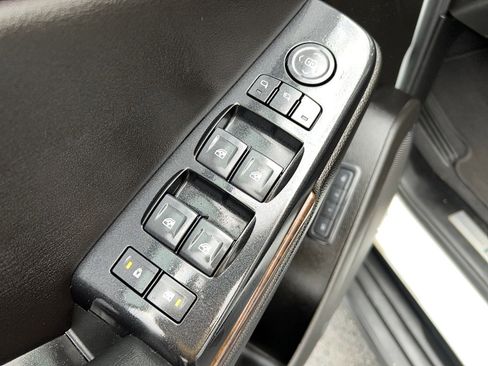 Used 2019 Chevrolet Suburban LT image 15