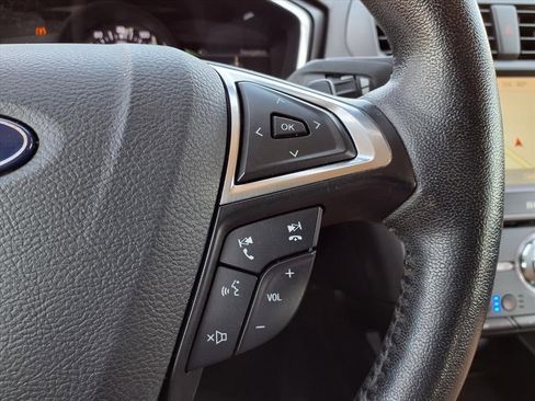 Used 2020 Ford Fusion Titanium image 23